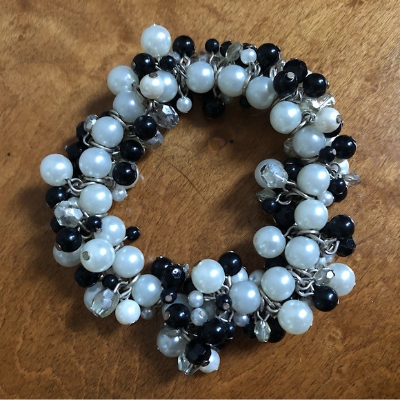 Faux Pearl & Seed Bead Cluster Stretch Bracelet with Silver Tone Chain Accents - Picture 15 of 16